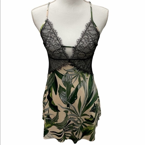 Victoria's Secret Leaf Print Lace Lingerie… - Picture 3 of 10